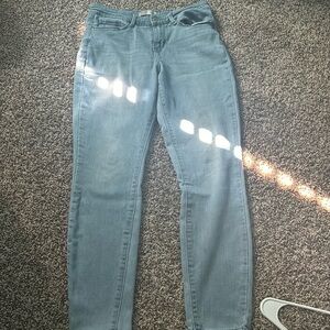 Women’s Levi jeans